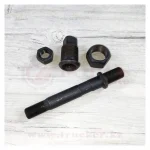 Шпилька M20x1.5/18х1.5 L=165мм колеса КРАЗ заднего с гайкой и футоркой